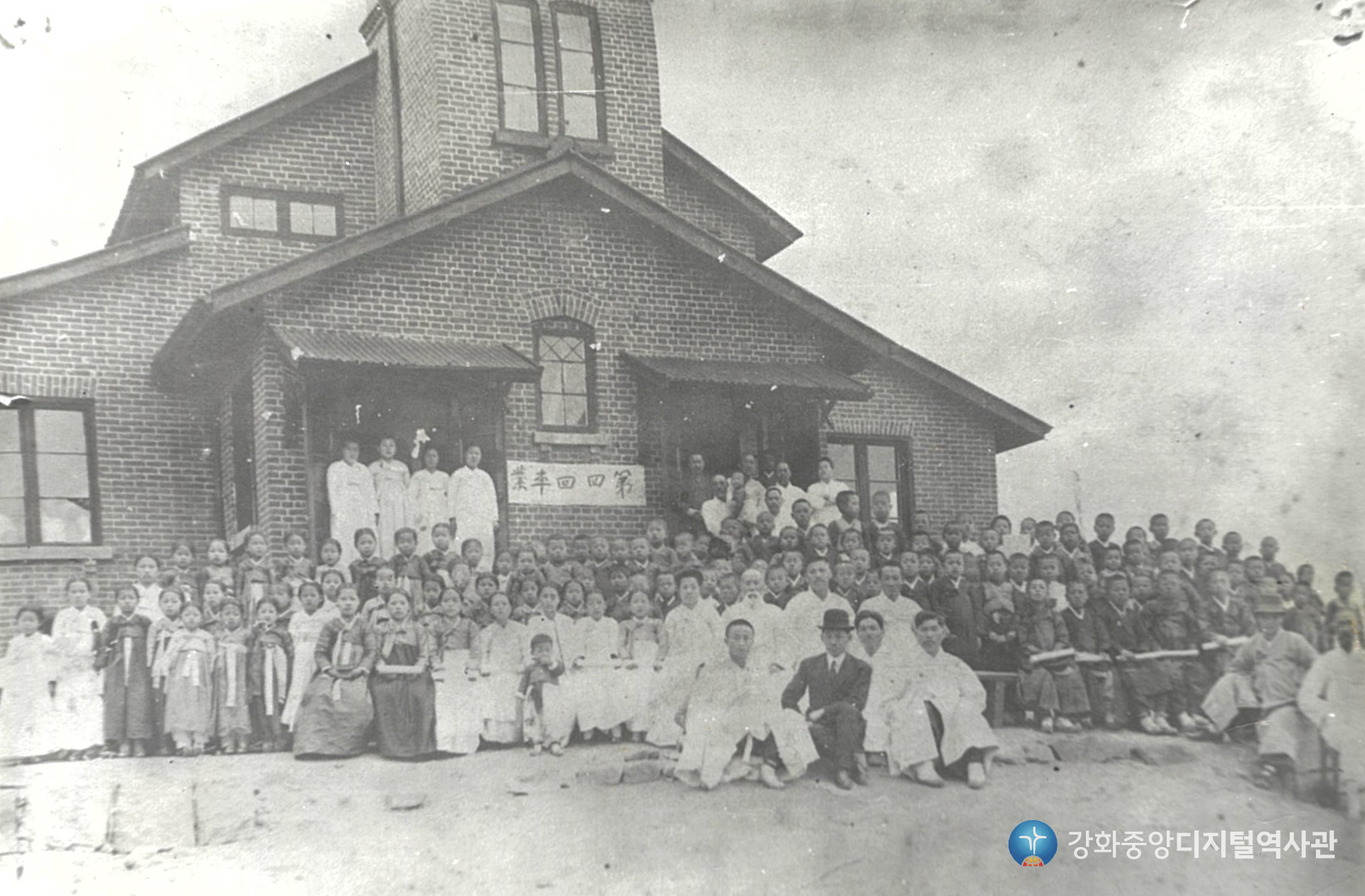 1915_001.jpg