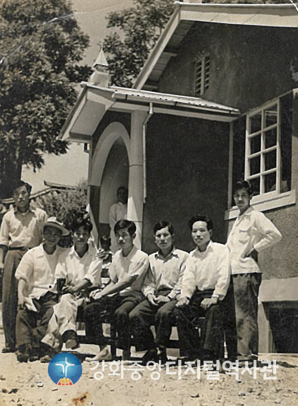 1957_002.jpg