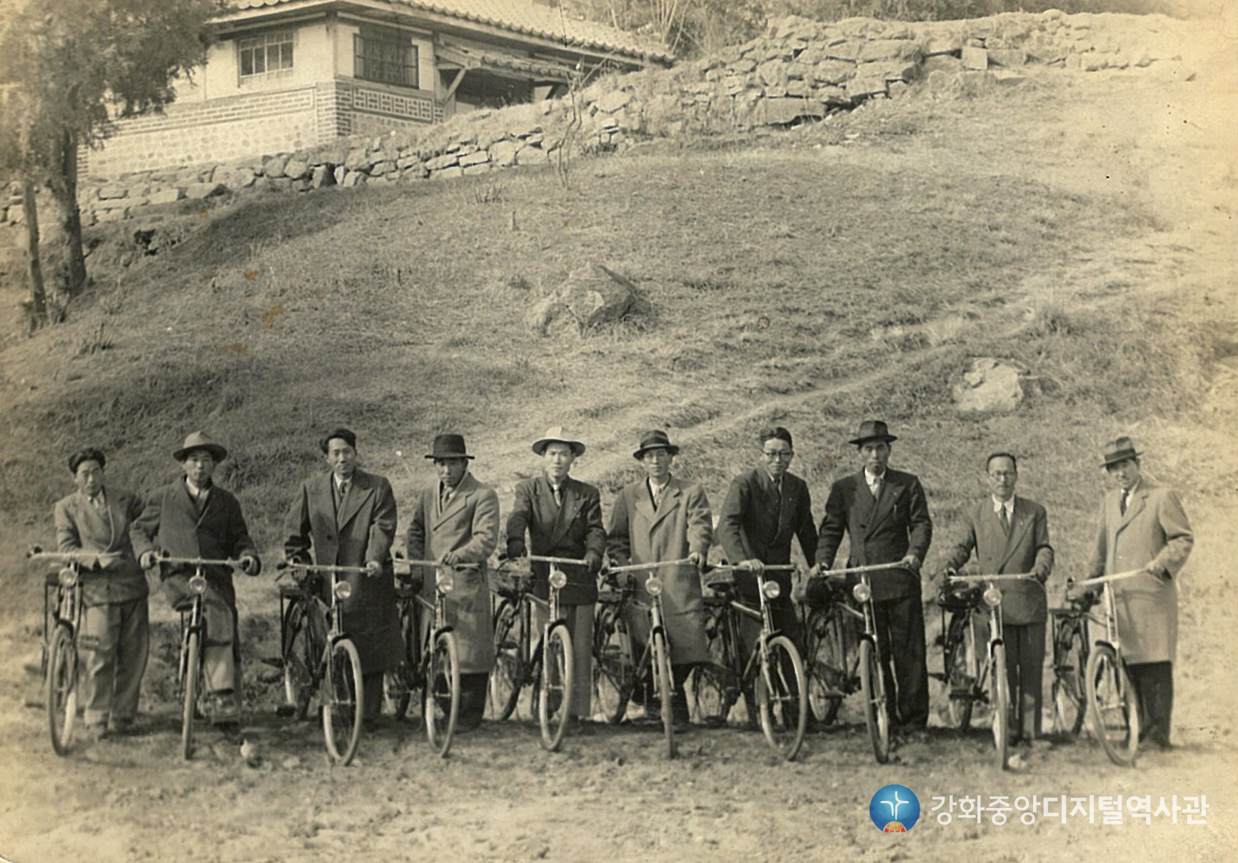1951_001.jpg