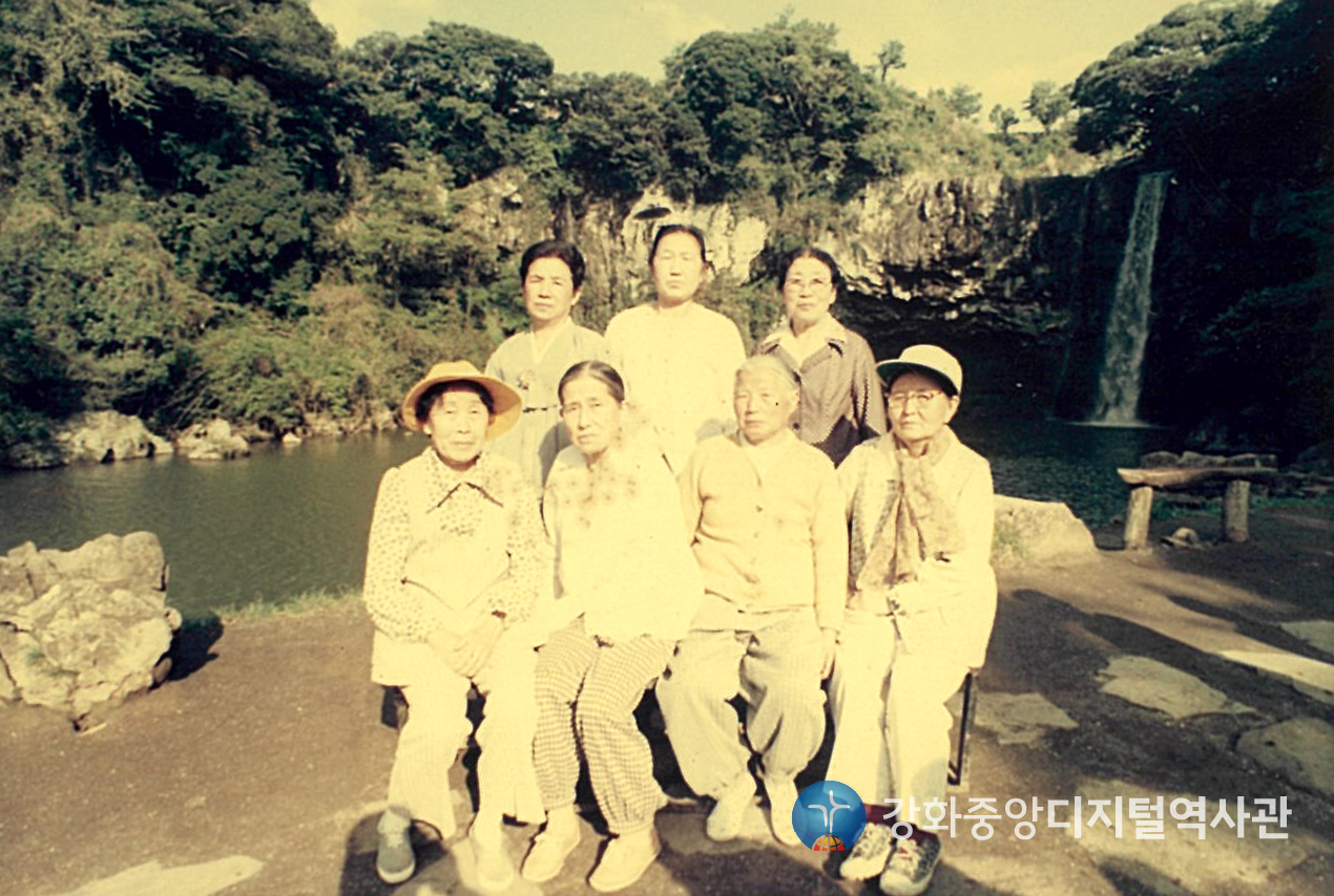 1975_010.jpg