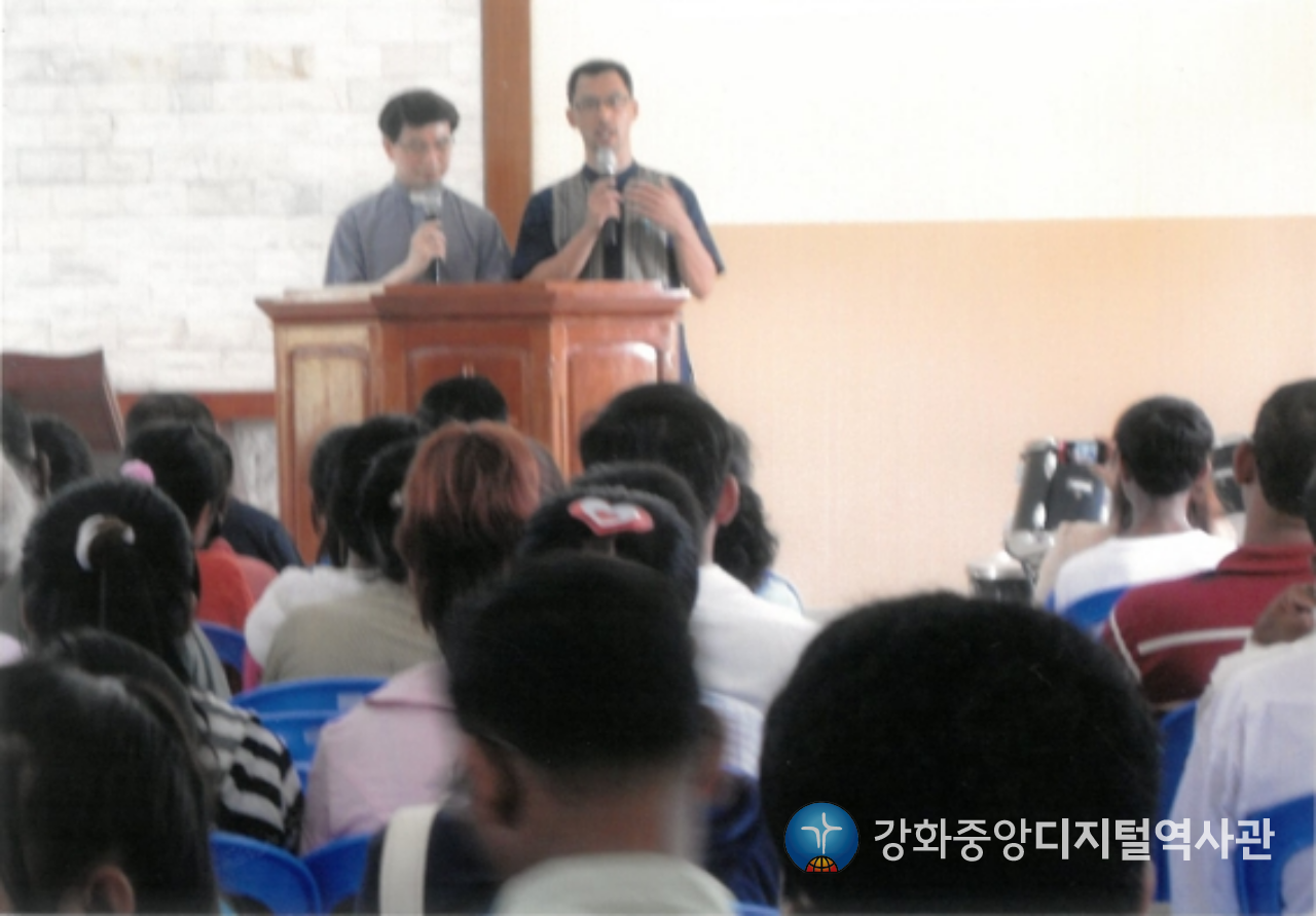 쁘레이벵교회 봉헌식 예배, 장영철 목사 설교와 송진섭 선교사 통역_2013. 6. 12.png