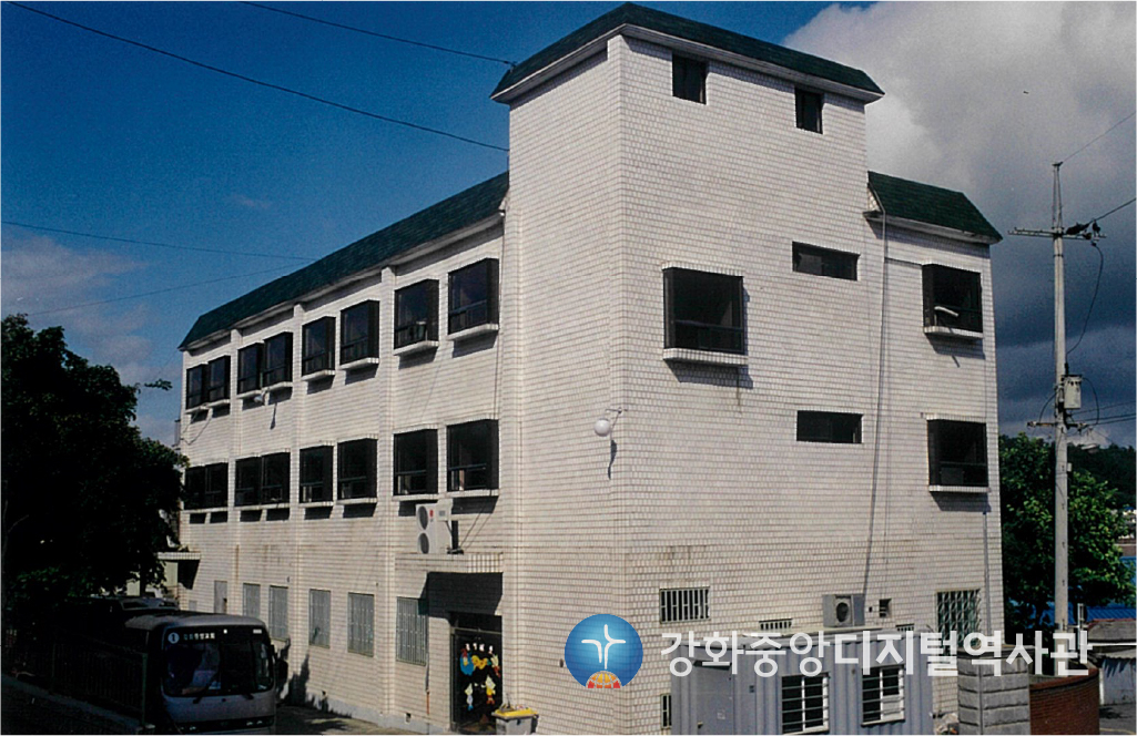 구 교육관 전경_02.jpg